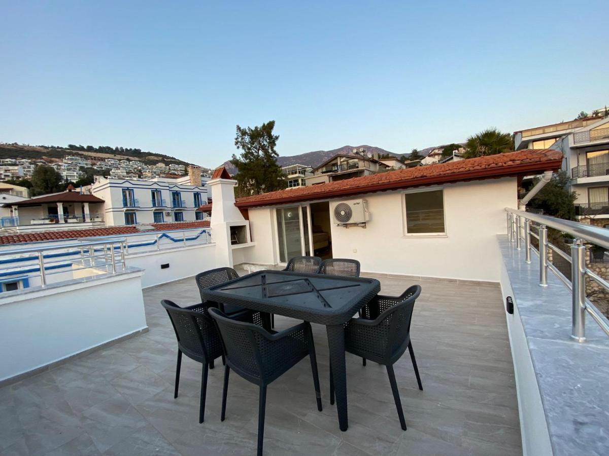 Shared Pool Flat Located 3 Min To Beach In Kalkan Apartman Kültér fotó